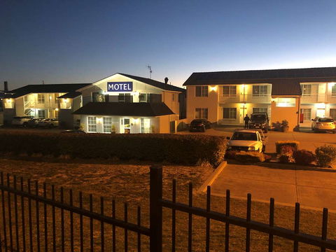 Best Western Coachman's Inn Motel - Lightning Ridge Tourism 2