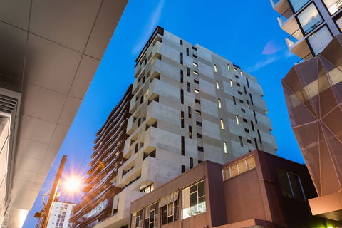District South Yarra Apartments - Lightning Ridge Tourism 0