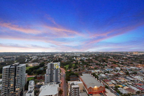 Astra Apartments Parramatta - Skyrise - Lightning Ridge Tourism 0