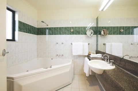 Gateway On Monash - Lightning Ridge Tourism 1