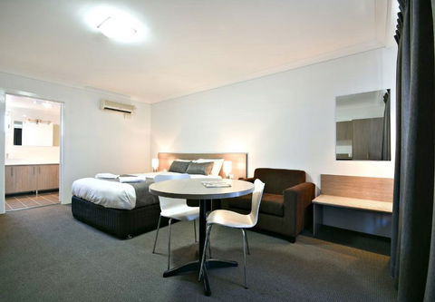 The Aberdeen Motel - Lightning Ridge Tourism 0