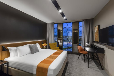 Vibe Hotel Canberra - Lightning Ridge Tourism 21