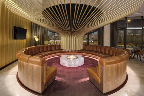 Vibe Hotel Canberra - Lightning Ridge Tourism 6