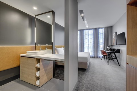 Vibe Hotel Canberra - Lightning Ridge Tourism 43