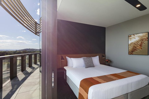 Vibe Hotel Canberra - Lightning Ridge Tourism 10