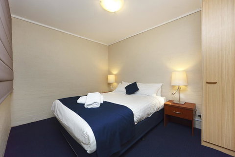 Ibis Styles Canberra - Lightning Ridge Tourism 30