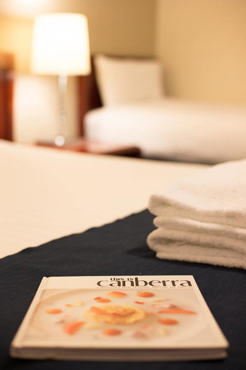 Ibis Styles Canberra - Lightning Ridge Tourism 2