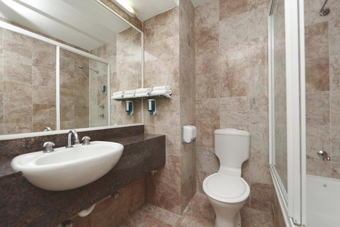 Ibis Styles Canberra - Lightning Ridge Tourism 39