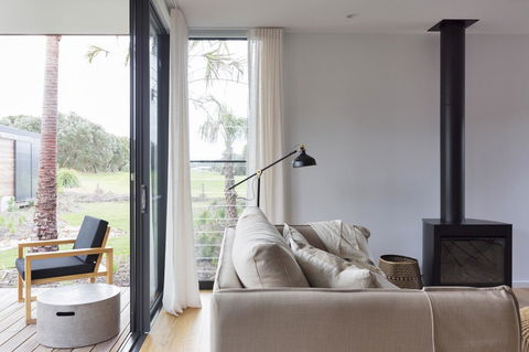 Bangalay Luxury Villas - Lightning Ridge Tourism 5