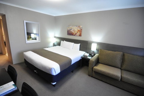 Pavilion On Northbourne - Lightning Ridge Tourism 19