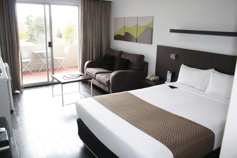 Pavilion On Northbourne - Lightning Ridge Tourism 40