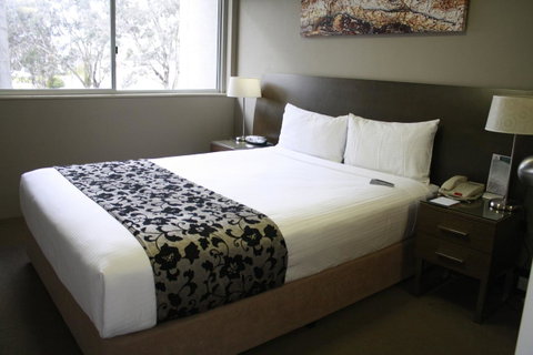 Pavilion On Northbourne - Lightning Ridge Tourism 8