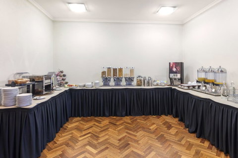 Garden City Hotel, Best Western Signature Collection - Lightning Ridge Tourism 24