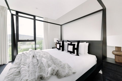 Birch Apartments In The City - Lightning Ridge Tourism 1