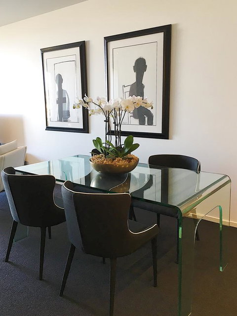 Birch Apartments In The City - Lightning Ridge Tourism 3