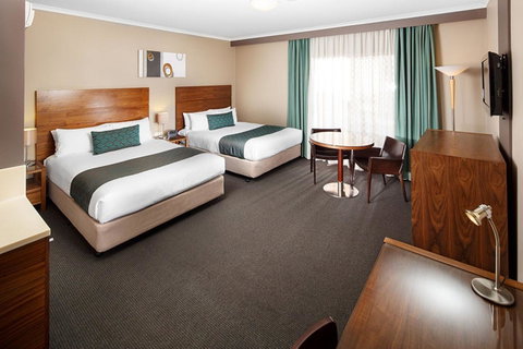 Quality Hotel Dickson - Lightning Ridge Tourism 3