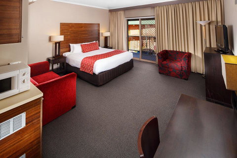 Quality Hotel Dickson - Lightning Ridge Tourism 15