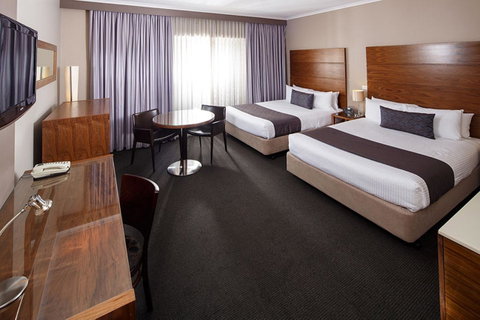 Quality Hotel Dickson - Lightning Ridge Tourism 0