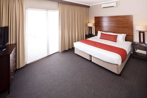 Quality Hotel Dickson - Lightning Ridge Tourism 22