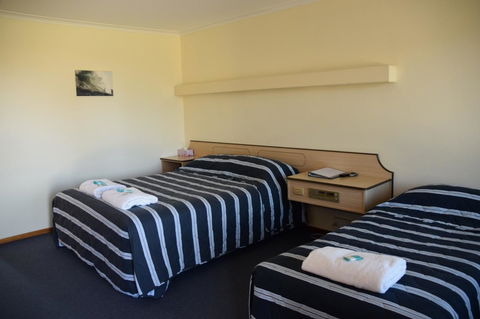 Stansbury Holiday Motel - Lightning Ridge Tourism 17