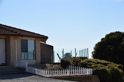 Stansbury Holiday Motel - Lightning Ridge Tourism 13