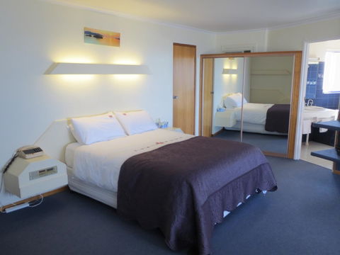 Stansbury Holiday Motel - Lightning Ridge Tourism 37
