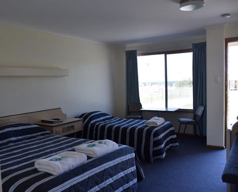 Stansbury Holiday Motel - Lightning Ridge Tourism 25