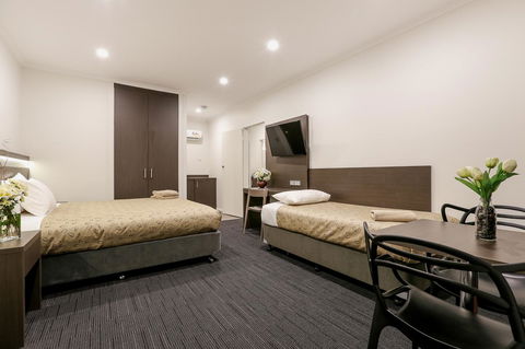 Morphettville Motor Inn - Lightning Ridge Tourism 3