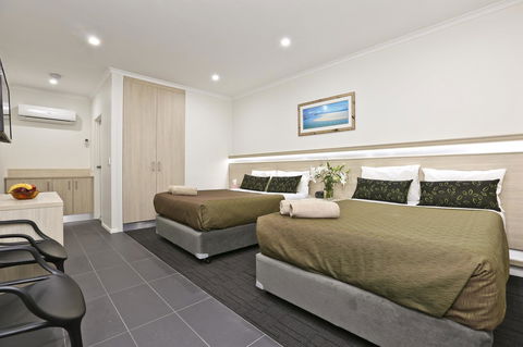 Morphettville Motor Inn - Lightning Ridge Tourism 1