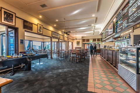McCracken Country Club - Lightning Ridge Tourism 8