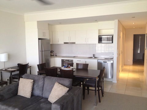 McCracken Country Club - Lightning Ridge Tourism 37