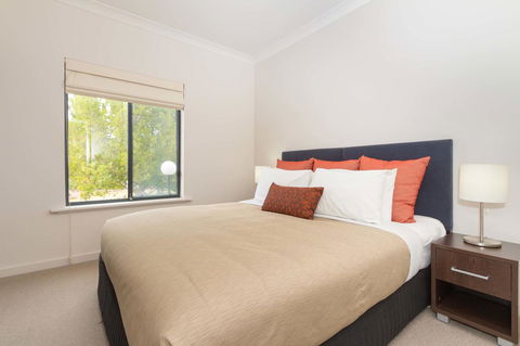McCracken Country Club - Lightning Ridge Tourism 35