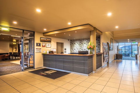 McCracken Country Club - Lightning Ridge Tourism 6