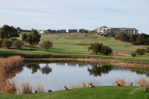 McCracken Country Club - Lightning Ridge Tourism 4