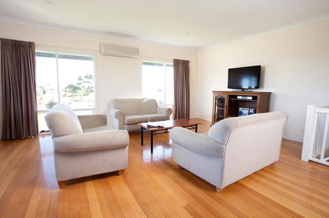 McCracken Country Club - Lightning Ridge Tourism 42