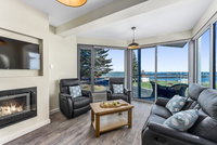 Book Beachport Accommodation Vacations Lightning Ridge Tourism Lightning Ridge Tourism