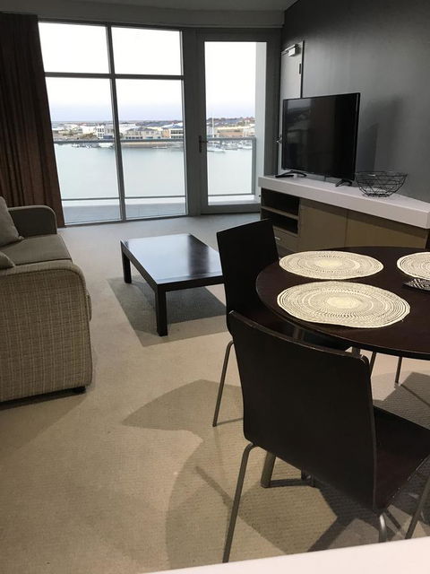 Wallaroo Marina Stayz - Lightning Ridge Tourism 12