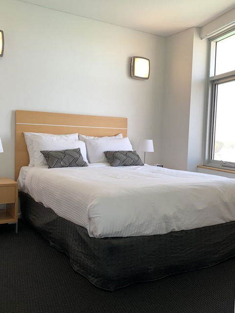Wallaroo Marina Stayz - Lightning Ridge Tourism 16