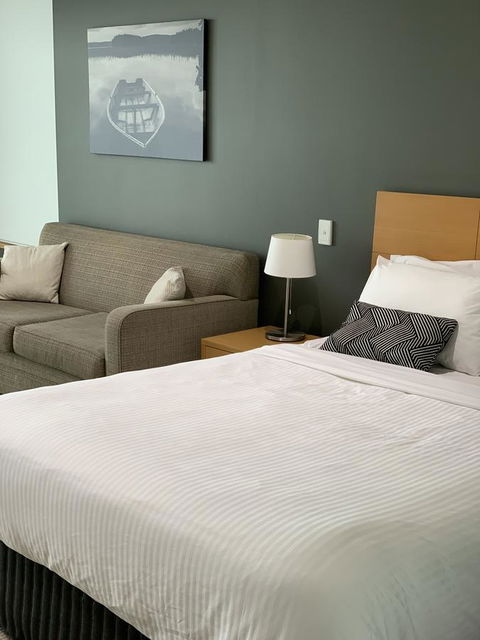 Wallaroo Marina Stayz - Lightning Ridge Tourism 5