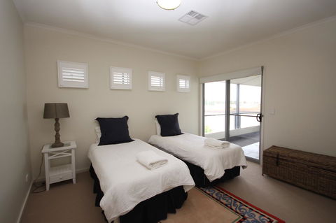 Wallaroo Marina Apartments - Lightning Ridge Tourism 42