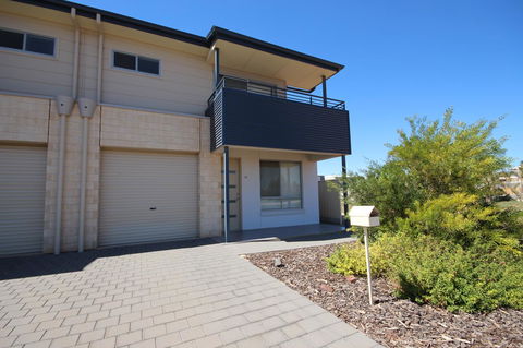 Wallaroo Marina Apartments - Lightning Ridge Tourism 32