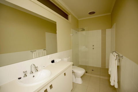 Wallaroo Marina Apartments - Lightning Ridge Tourism 12