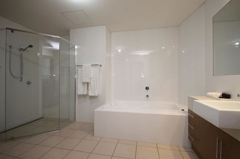 Wallaroo Marina Apartments - Lightning Ridge Tourism 10