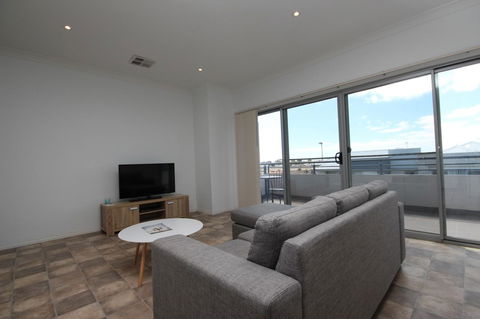 Wallaroo Marina Apartments - Lightning Ridge Tourism 26