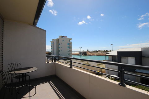Wallaroo Marina Apartments - Lightning Ridge Tourism 23