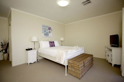 Wallaroo Marina Apartments - Lightning Ridge Tourism 7