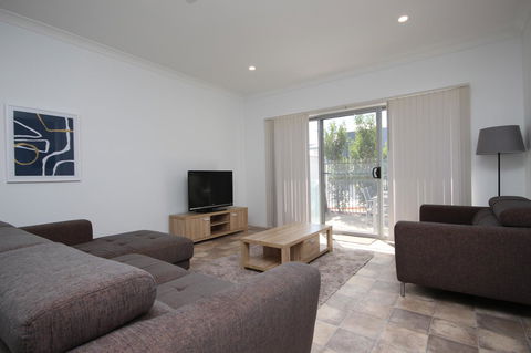 Wallaroo Marina Apartments - Lightning Ridge Tourism 28