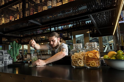 Atura Adelaide Airport - Lightning Ridge Tourism 21