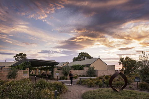 The Louise - Lightning Ridge Tourism 1
