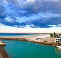 Ocean View Luxury Apartment  Suite - Lightning Ridge Tourism